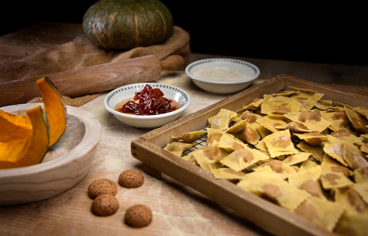 Food & Beverage — 30